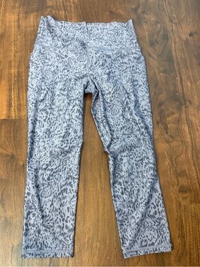 Athleta Salutation Stash Pocket II Printed Capri Leggings